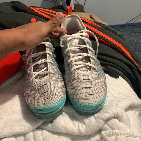 Nike vapormax plus size 11.5. Good condition - Picture 3 of 4